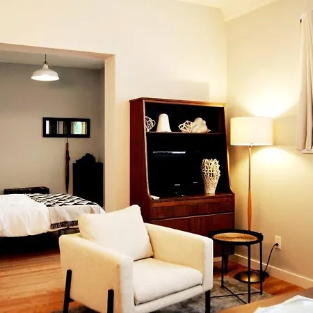 Trendy Studio In Prime South Philly Neighborhood
